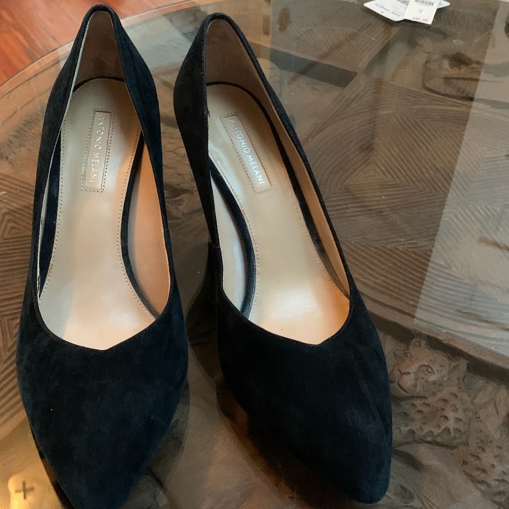 Antonio Melanie black suede pump. Worn once. Retsil 120